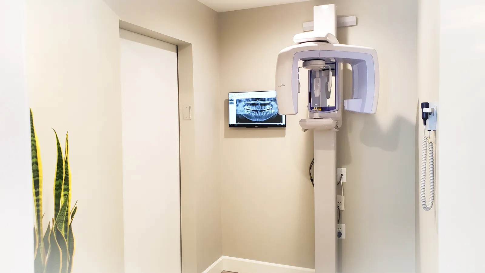 Sunny Hills Dentistry state-of-the-art panoramic X-ray machine