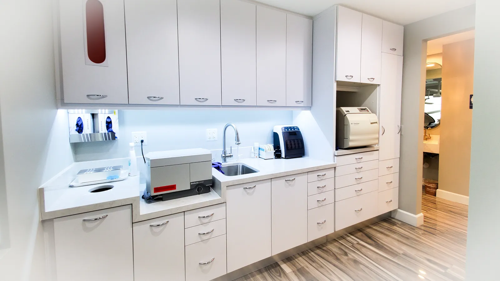 Sunny Hills Dentistry clean sterilization and equipment area