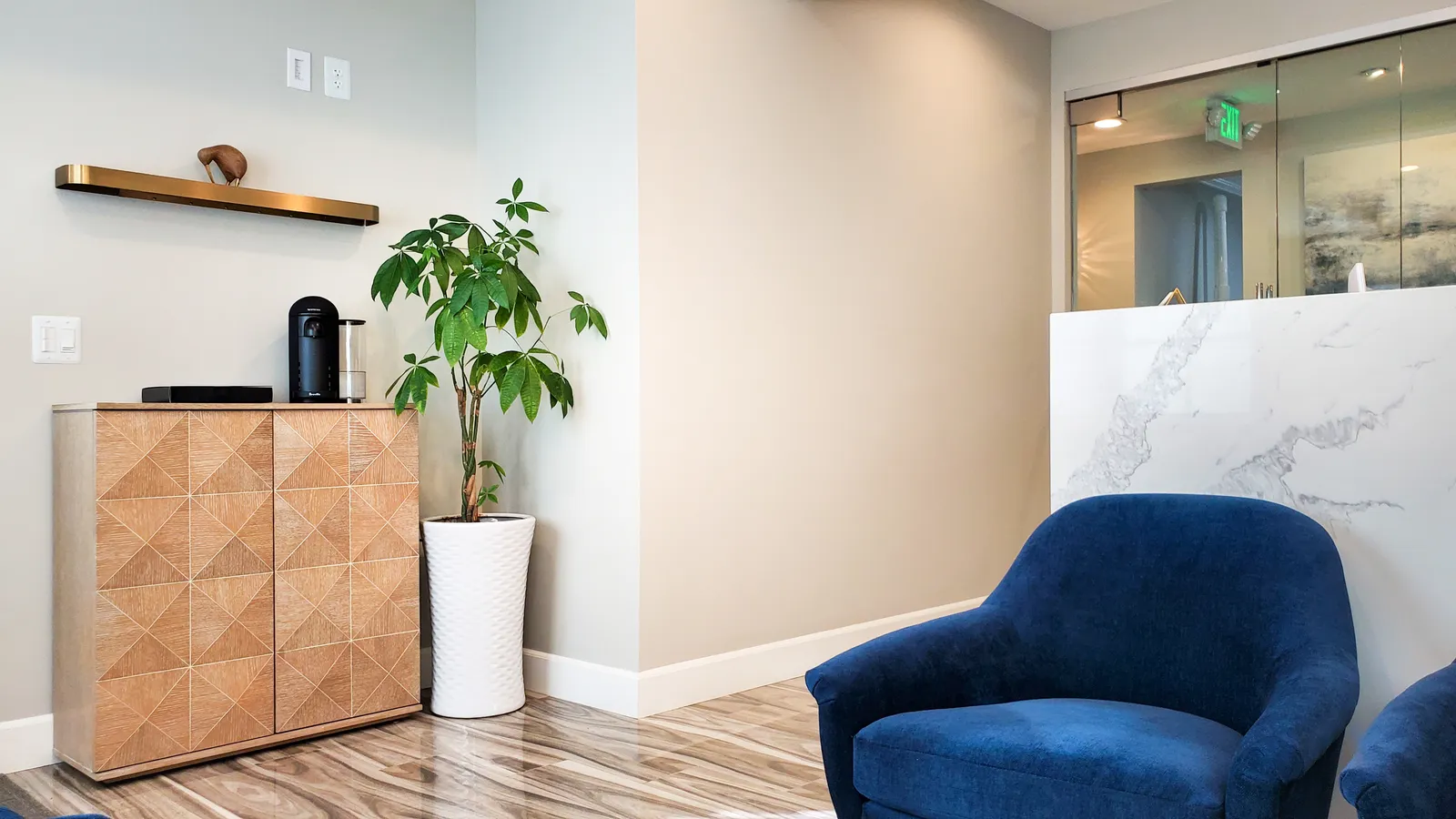 Sunny Hills Dentistry welcoming waiting area with cozy seating and plants